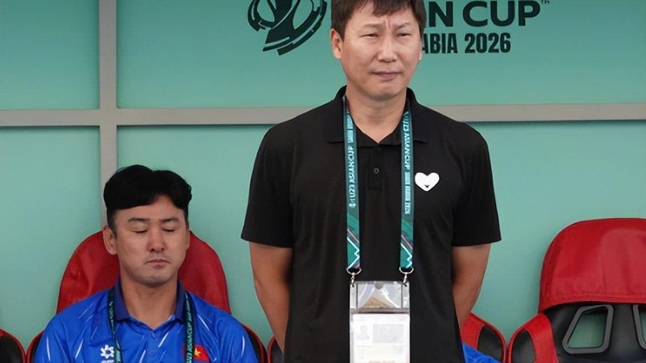 世界杯官方app下载入口-远离造神陷阱,央媒评U23男足进决赛,释放3大信号,风向又变了