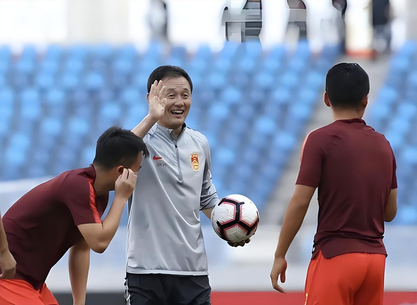 世界杯官方app下载入口-远离造神陷阱,央媒评U23男足进决赛,释放3大信号,风向又变了