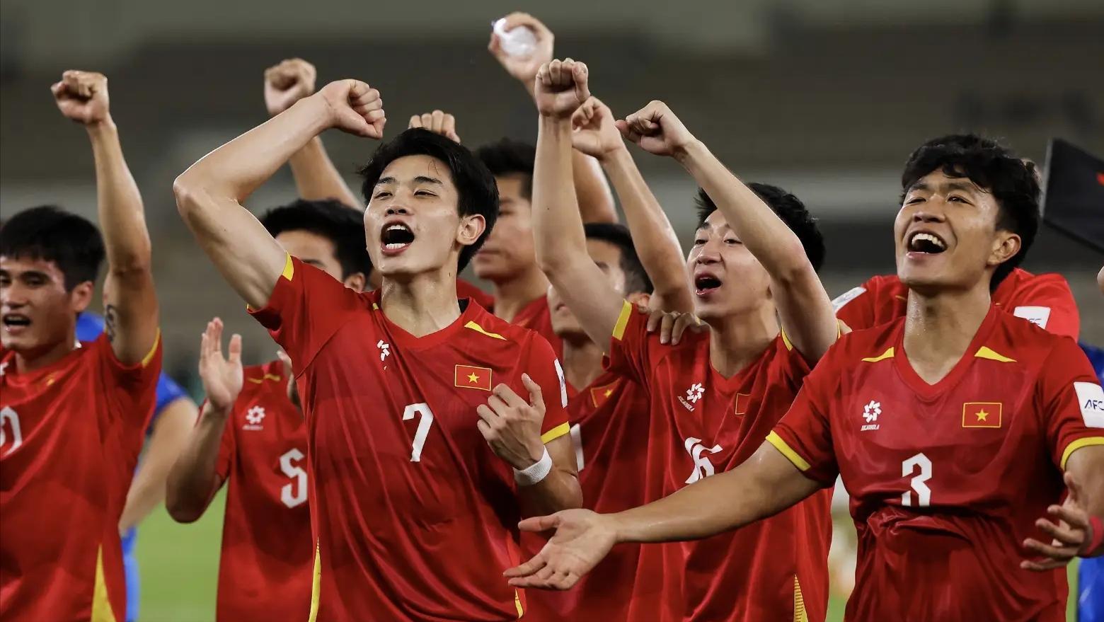 世界杯官方app下载入口-远离造神陷阱,央媒评U23男足进决赛,释放3大信号,风向又变了